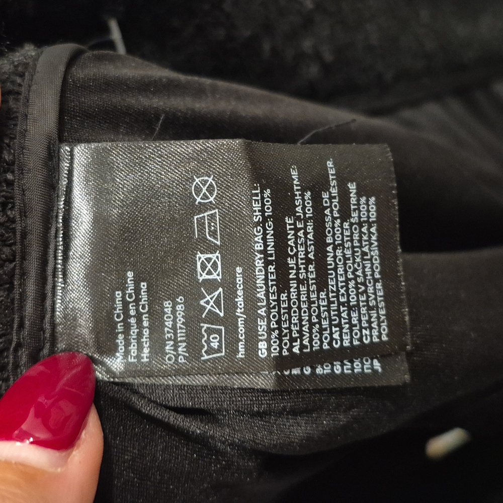 NWT H&M | Black Textured Mini Skirt with Jewel Buttons | Size 16 - Picture 8 of 8